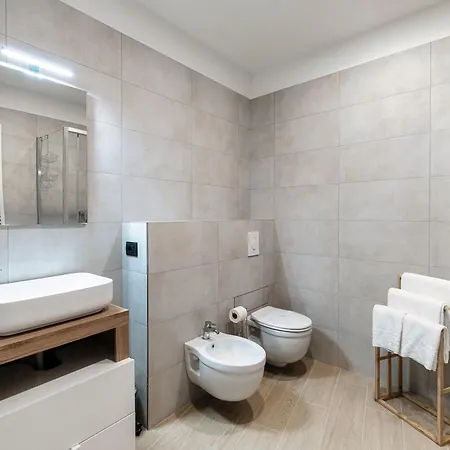 Apartment Victoria 1 E 2 By Quokka 360 - Close To Porta Torre In Como