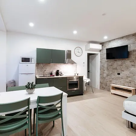 Apartment Victoria 1 E 2 By Quokka 360 - Close To Porta Torre In Como